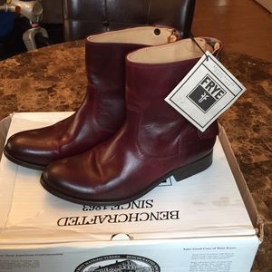 Frye button up Melissa